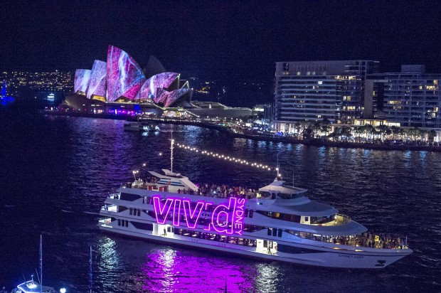 Sydney harbour dinner cruises deals Clearview Cruises is not your typical harbour cruise. This cruise was designed to provide a smart and sophisticated Sydney Harbour dinner cruise experience. To reflect the decorum of this dinner cruise, we request you to kindly adhere to a dress code suitable for a memorable and quality dinner experience.